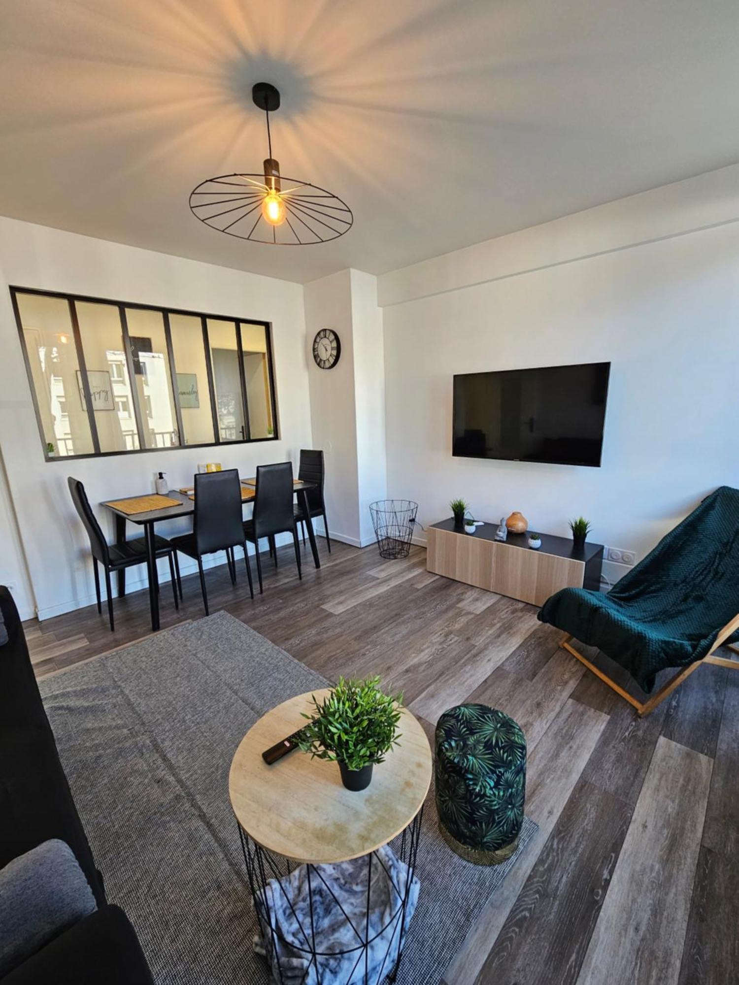 Charmant & Spacieux 3 Chambres - Mm Apartment - Lyon Grand Parilly Vénissieux Buitenkant foto
