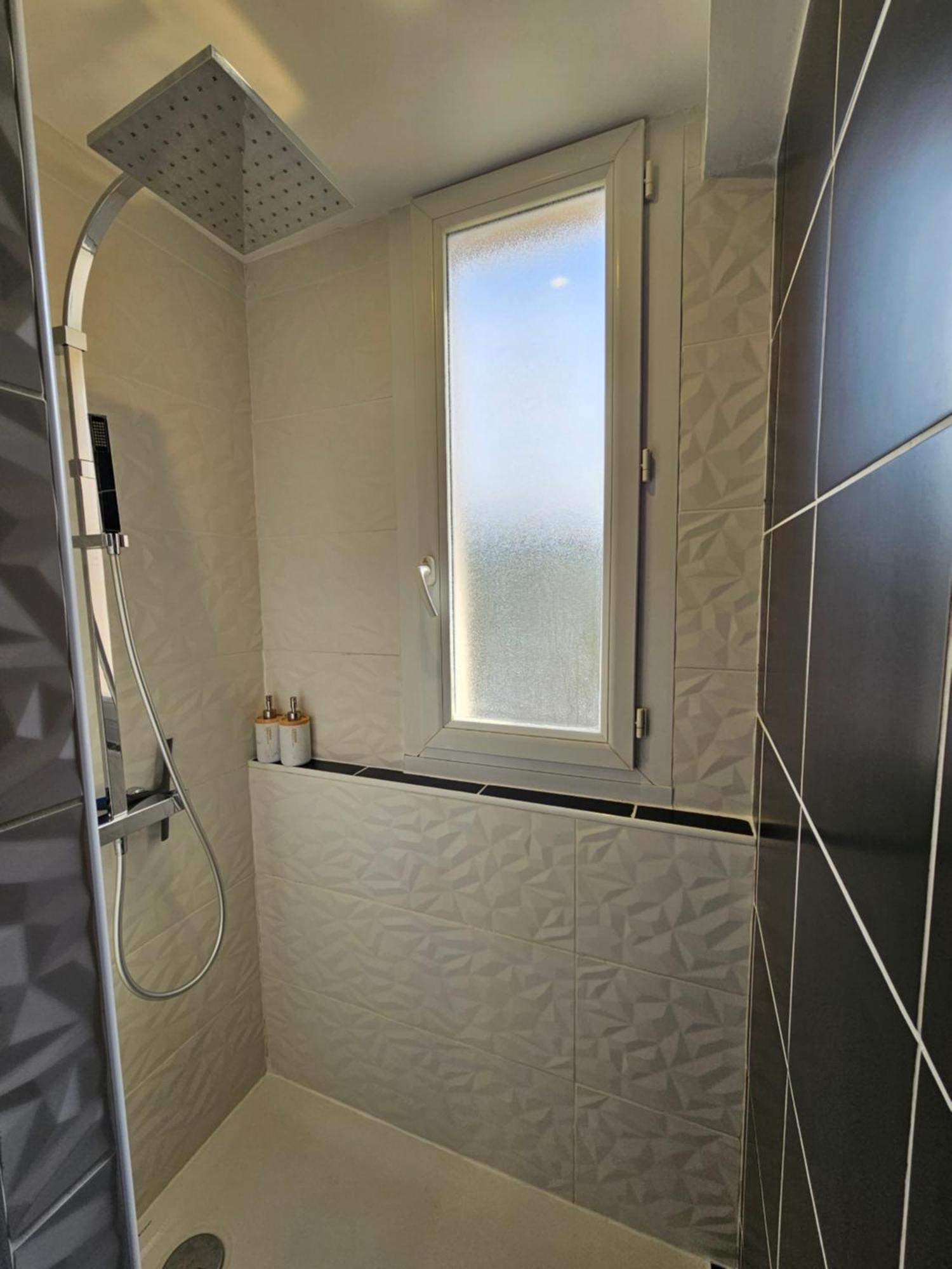Charmant & Spacieux 3 Chambres - Mm Apartment - Lyon Grand Parilly Vénissieux Buitenkant foto